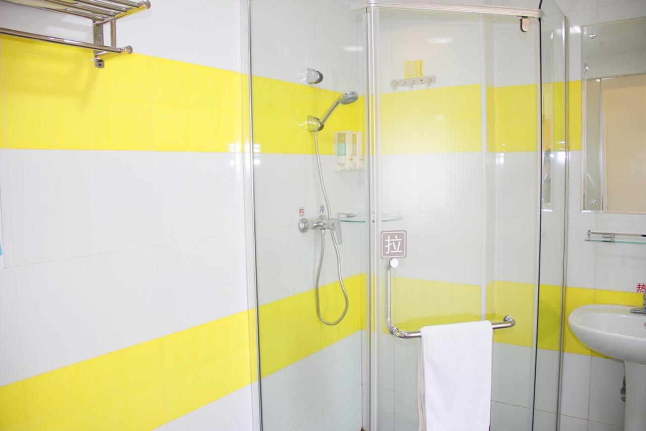 7 Days Inn Yangjiang Xinyue International Studio Exterior foto